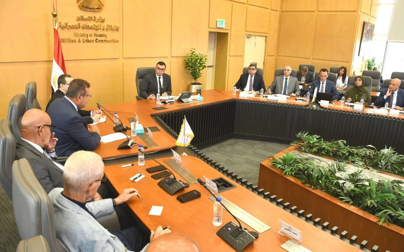 وزير الإسكان يؤكد للمطورين العقاريين حرص الدولة على تقديم كافة التسهيلات