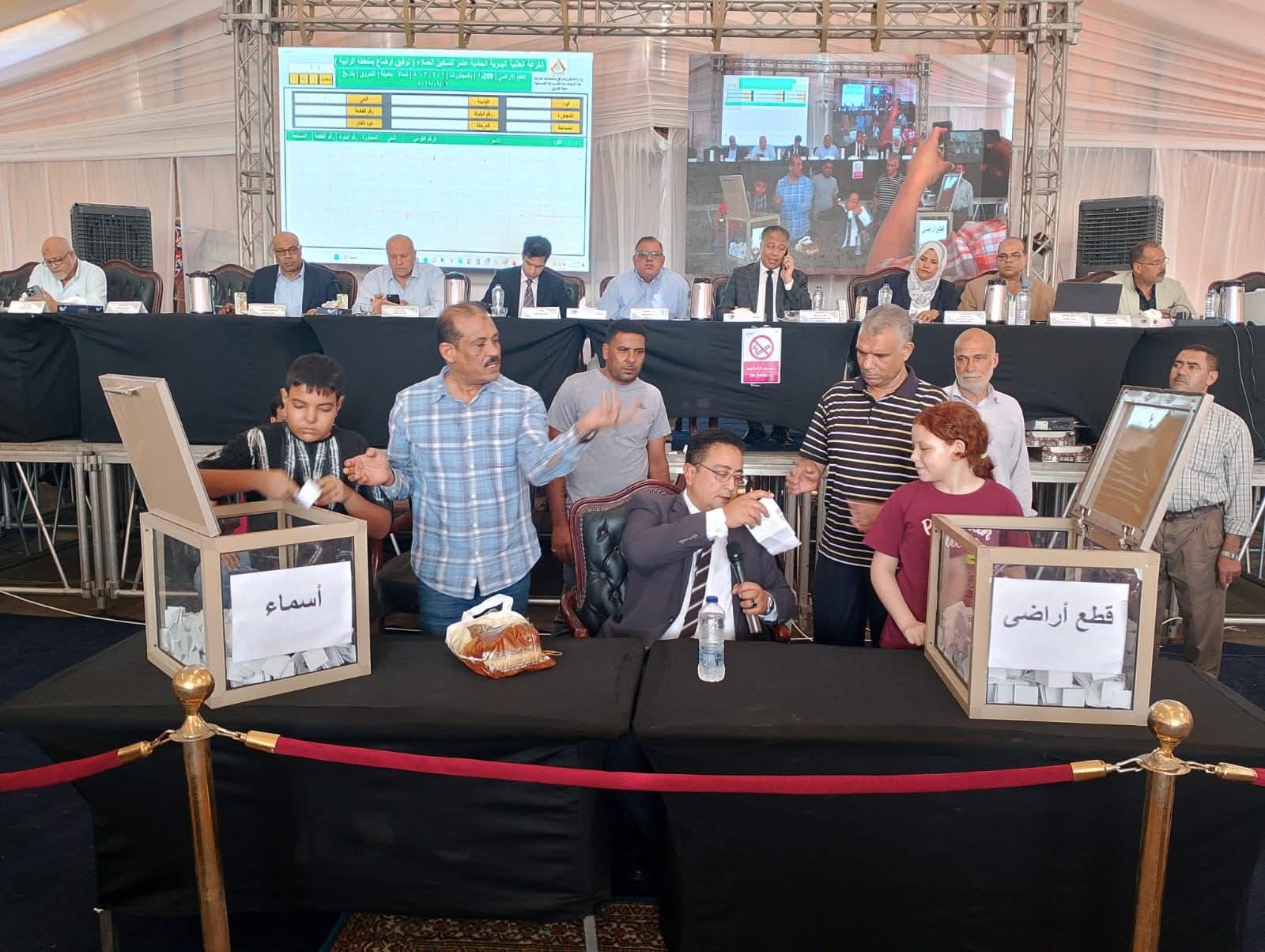 وزير الإسكان يعلن تخصيص 568 قطعة للمواطنين الذين تم توفيق أوضاعهم