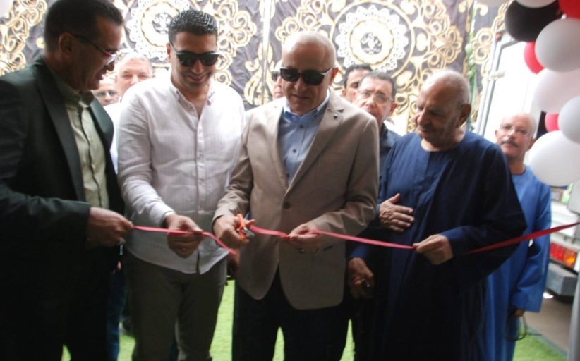 محافظ الأقصر يفتتح معرض 