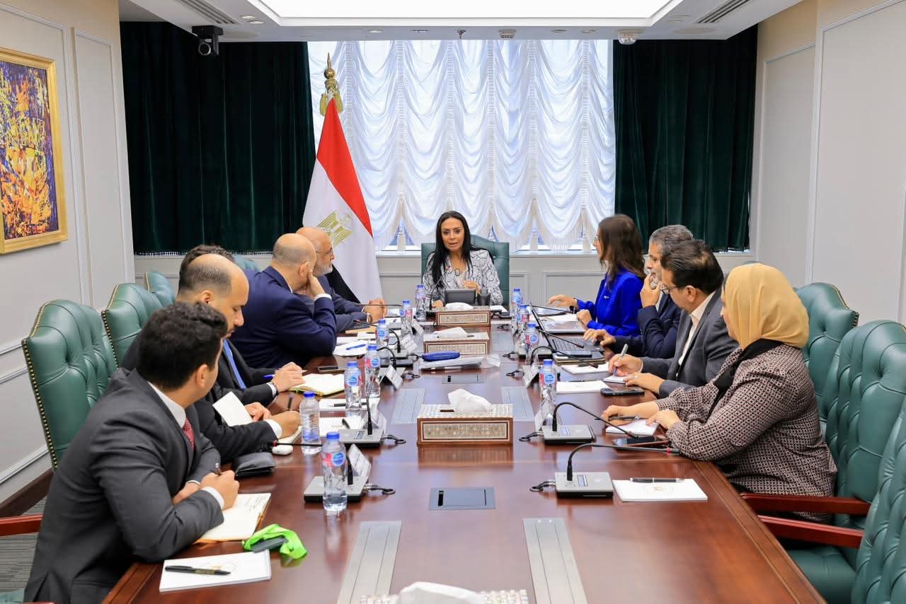 وزيرة التضامن تلتقي المدير التنفيذي لمصر بمجموعة البنك الدولي