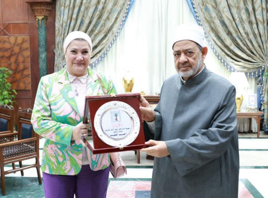 شيخ الأزهر يستقبل رئيسة المجلس لدعم ورعاية الأطفال والنشء