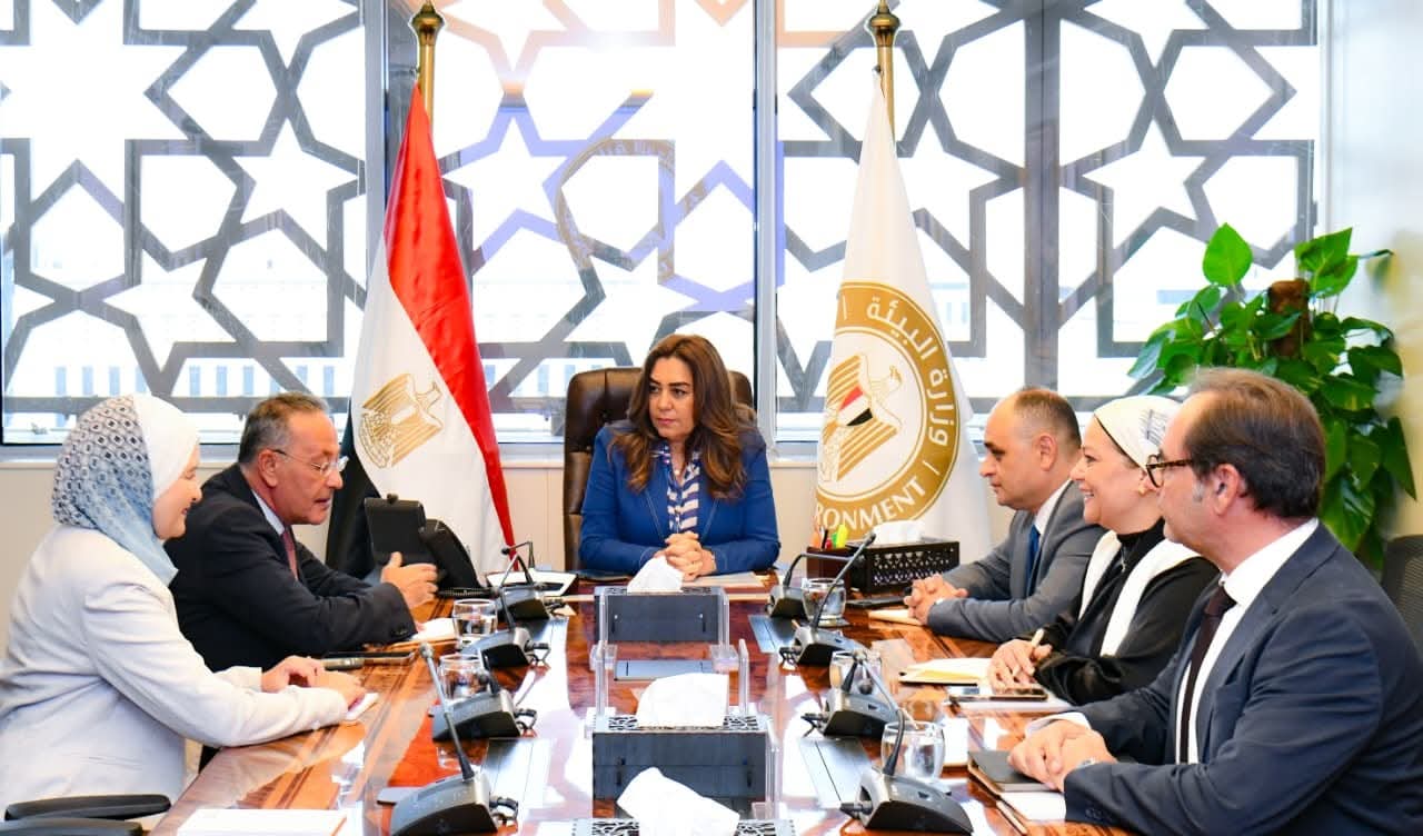 عوض تؤكد حصول المتحف على تقرير معتمد دوليًا لقياس انبعاثاته الكربونية
