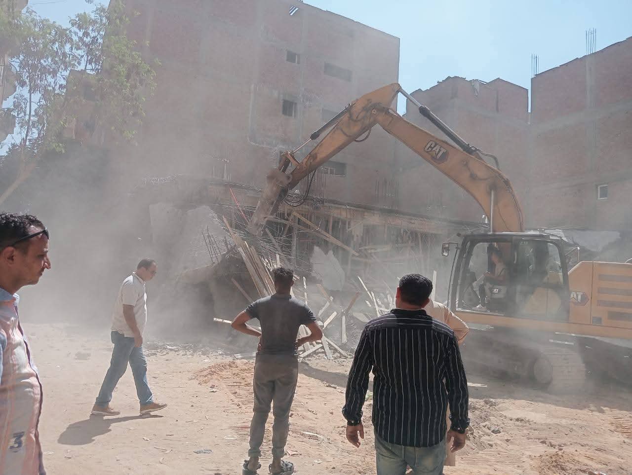 القليوبية تزيل 18 حالة تعدٍ وبناء مخالف بقرى الخانكة