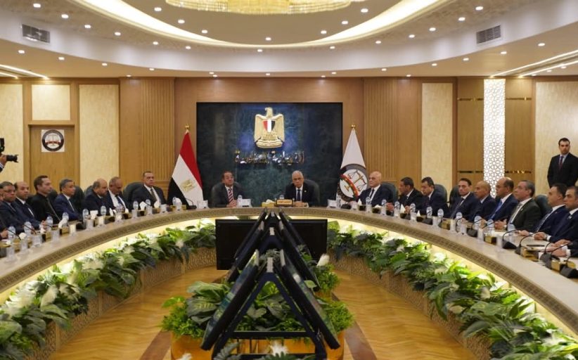 النائب العام يبحث مع وزير المالية تعزيز الشراكة المؤسسية 