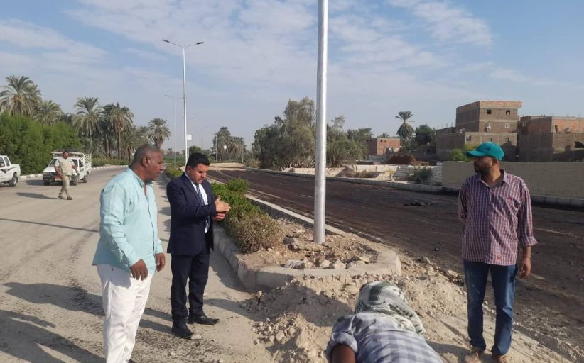 رئيس مدينة الطود يتابع أعمال رصف الطريق المؤدي للمدينة الشبابية