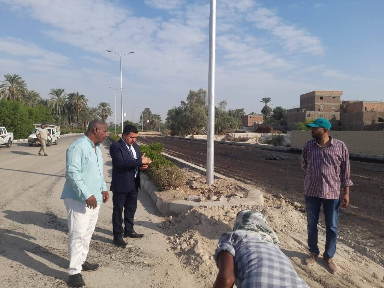 رئيس مدينة الطود يتابع أعمال رصف الطريق المؤدي للمدينة الشبابية