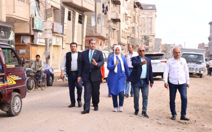 محافظ دمياط بجولة ميدانية مفاجئة ليتابع أعمال تطوير طريق عزبة البرج