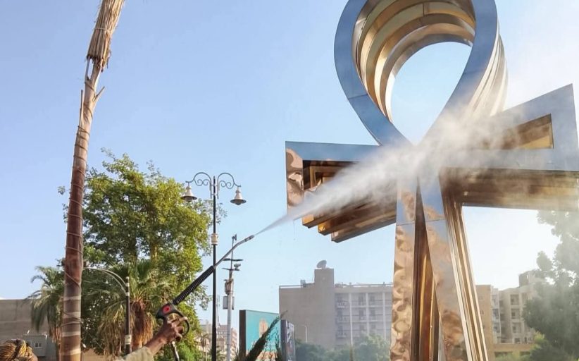 الأقصر تواصل رفع التراكمات وتنظيف الميادين للحفاظ على المظهر الحضاري