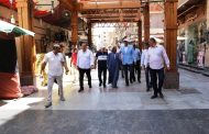 محافظ أسوان يفرض غرامات فورية لإزالة المظاهر العشوائية بالشوارع 