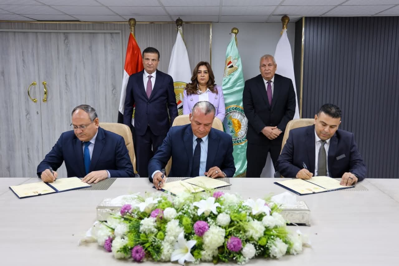 وزيرا التنمية المحلية والزراعة ومحافظ الوادي الجديد يشهدون توقيع بروتوكول