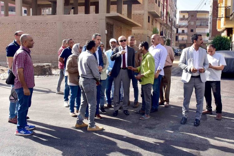 محافظ الأقصر يتفقد أعمال الرصف والتجميل بحوض 18 وعدد من شوارع المدينة