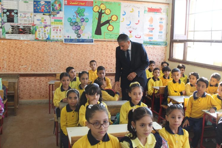 تعليم الجيزة يتابع انتظام الدراسة ويشدد على الانضباط والأنشطة التربوية