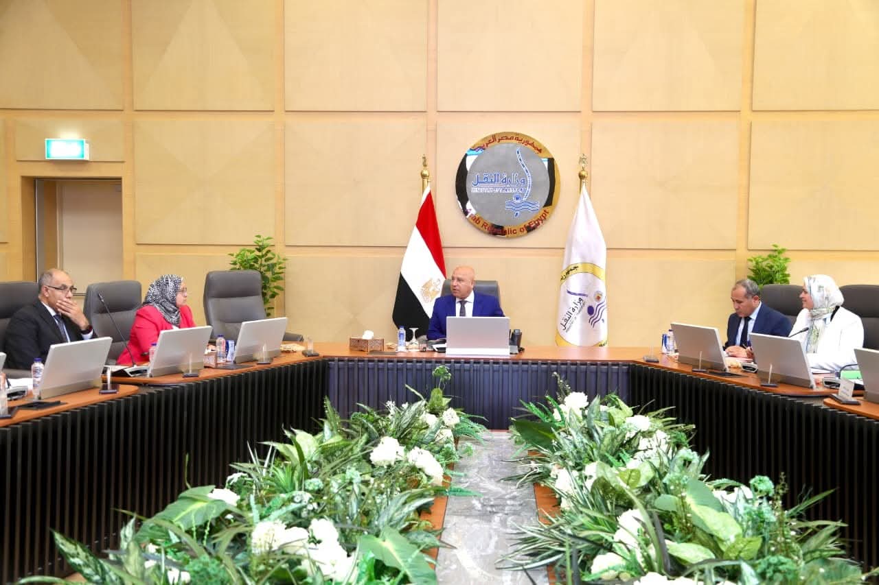 وزير الصناعة يترأس اجتماع مجلس إدارة الهيئة العامة لتخطيط مشروعات النقل