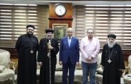 محافظ المنيا يلتقي مطران ديرمواس لمناقشة القضايا الخدمية والتنموية