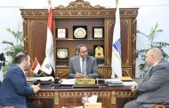محافظ قنا يبحث تعزيز التعاون مع مستشفى شفاء الأورمان لتسهيل خدمات مرضى الأورام