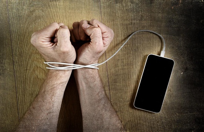ماذا لو أختفت وسائل التواصل الاجتماعي وهل هنعرف نعيش