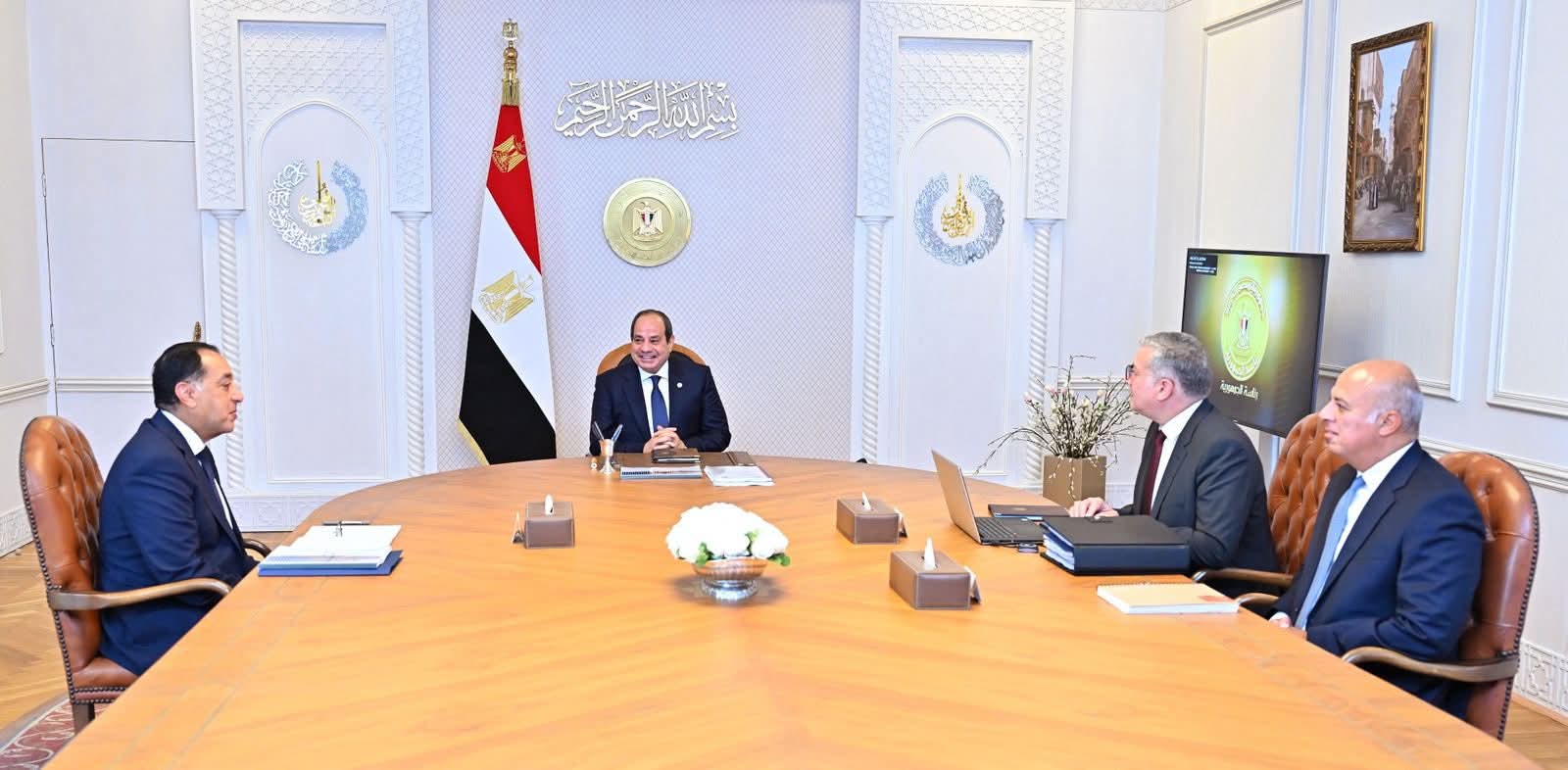 ملفات هامة على طاولة السيسي لتنفيذ استراتيجية تحويل مصر إلى مركز إقليمي للطاقة