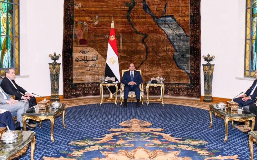 الرئيس السيسي يلتقي وزير خارجية إيران الإسلامية لمنافشة الملف النووي الإيراني