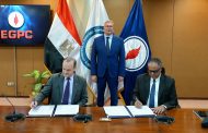 توقع 3 اتفاقيات جديدة للبحث عن البترول والغاز في الصحراء الغربية وخليج السويس وشمال