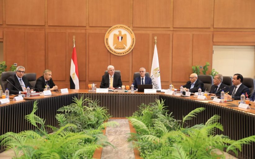 عاشور: بدء الدراسة في192 برنامجًا دراسيًا جديدًا بالجامعات الأهلية للعام الدراسي الجديد