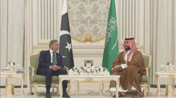 تعاون سعودي باكستاني يعيد تشكيل التحالفات ويغير معادلات الأمن الإقليمي