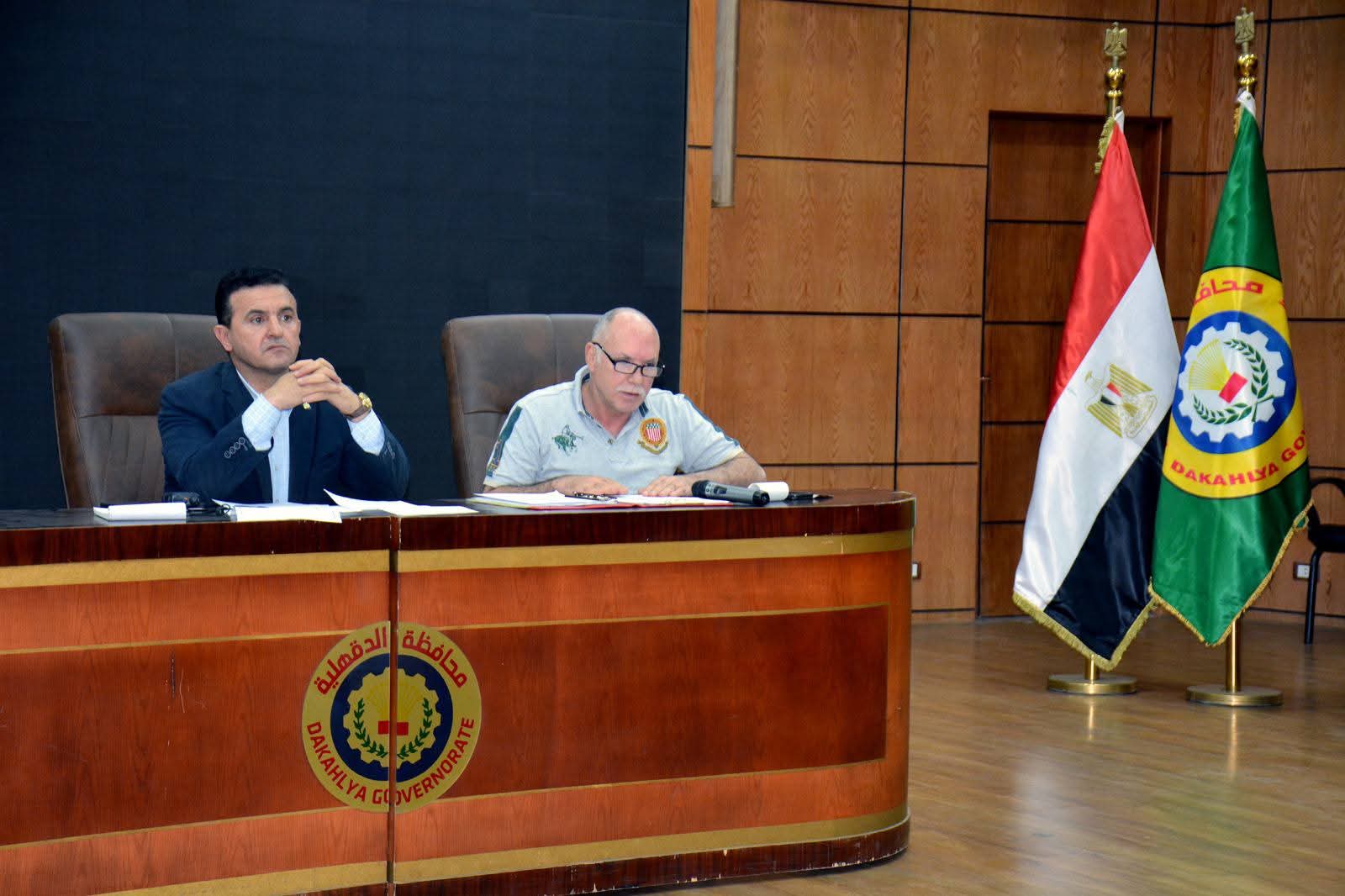 السكرتير العام للدقهلية يترأس إجتماعًا لـ تنفيذ أعمال المرحلة الثانية من الموجة الـ27