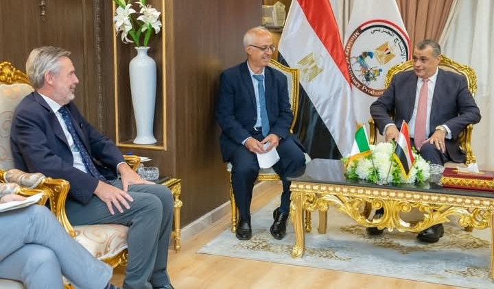 وزير الدولة للإنتاج الحربي يستقبل السفير الإيطالي لبحث سبل تعزيز التعاون المشترك