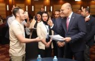 وزير العمل ومحافظ القاهرة يوزعان عقود عمل جديدة لذوي الهمم