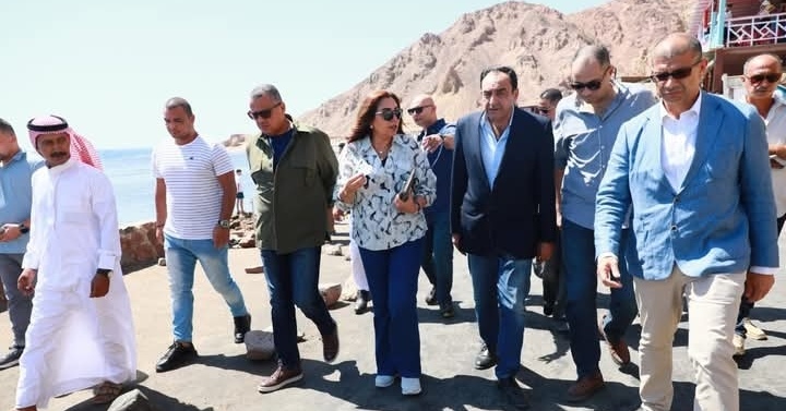 إطلاق حملات نظافة وتفعيل حراس المحميات لحماية أبو جالوم والبلوهول