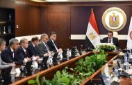 وزير الصحة يوجه بتسريع توزيع الأدوية والمستلزمات على المستشفيات والوحدات الصحية