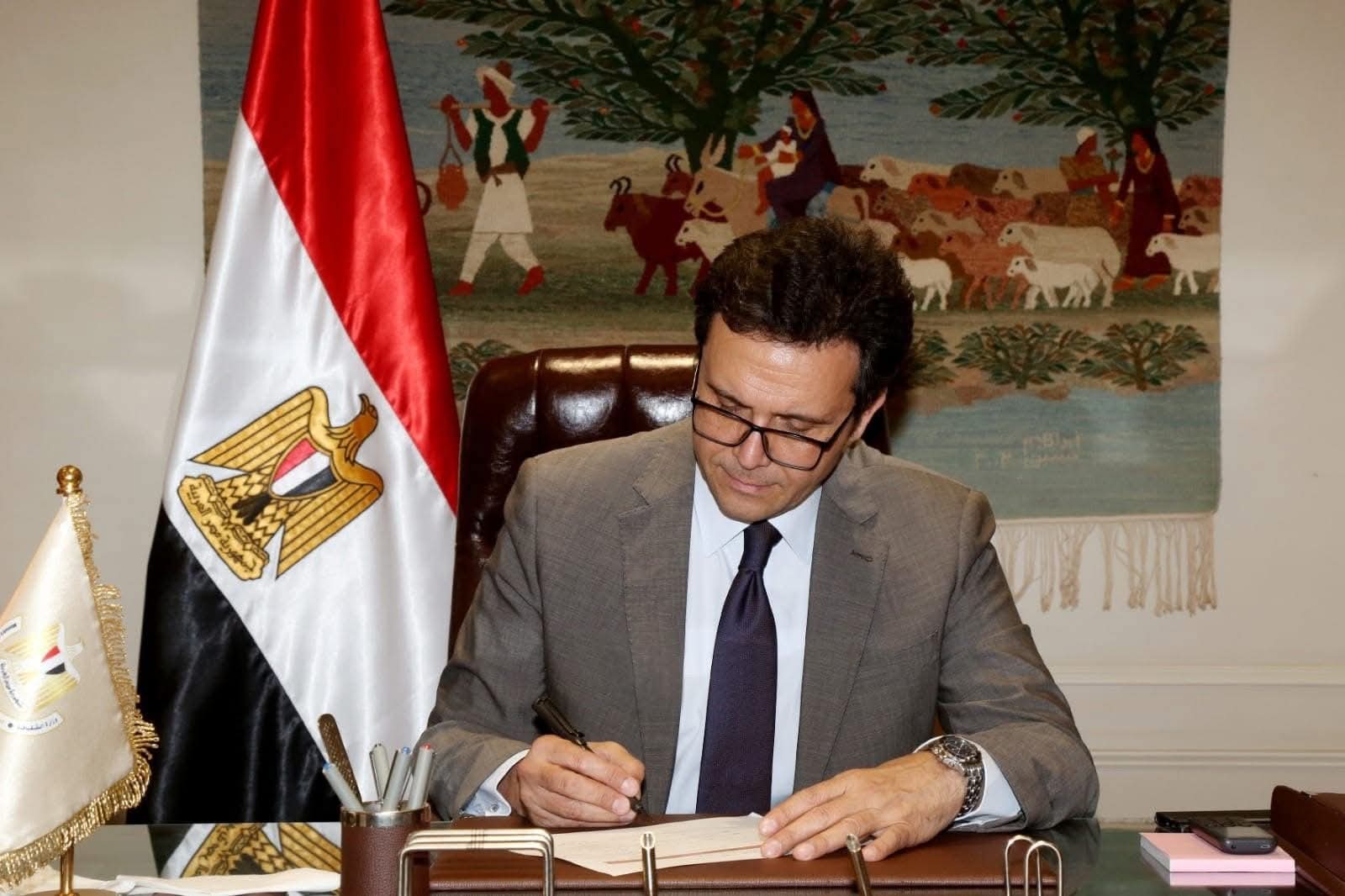 وزير الثقافة يعلن برنامج احتفالات أكتوبر تحت شعار 