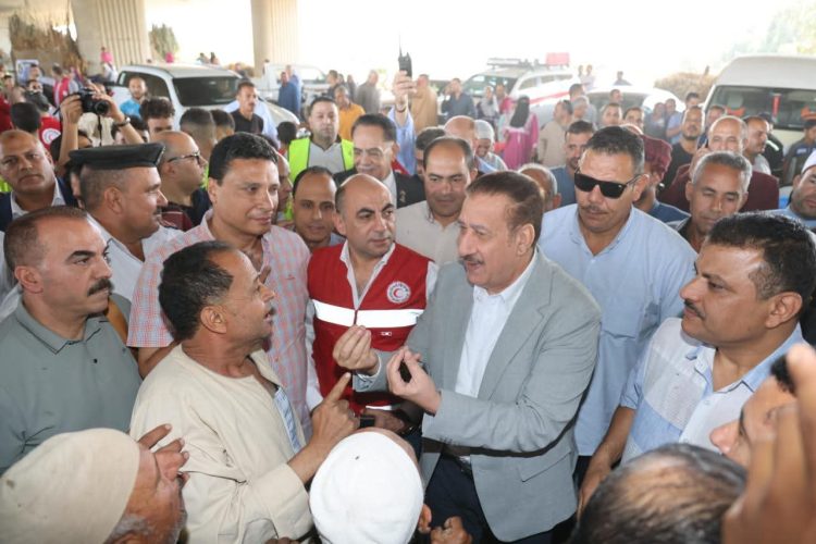 محافظ المنوفية يتابع ميدانيًا قرى الفيضان ويقدم دعمًا عاجلًا للأهالي