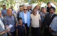 محافظ المنيا يواصل جولاته بملوي ويوجه بتكثيف الدعم الاجتماعي وتطوير البنية الرياضية
