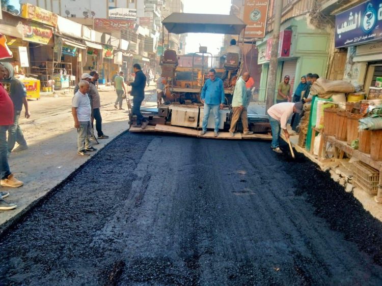 محافظ كفرالشيخ يتابع مشروعات الرصف بالحامول ضمن خطة رفع كفاءة الطرق وتحسين الخدمات