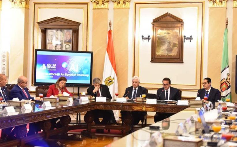 وزير الصحة يشارك في مائدة مستديرة حول استخدامات الذكاء الاصطناعي في الرعاية الصحية