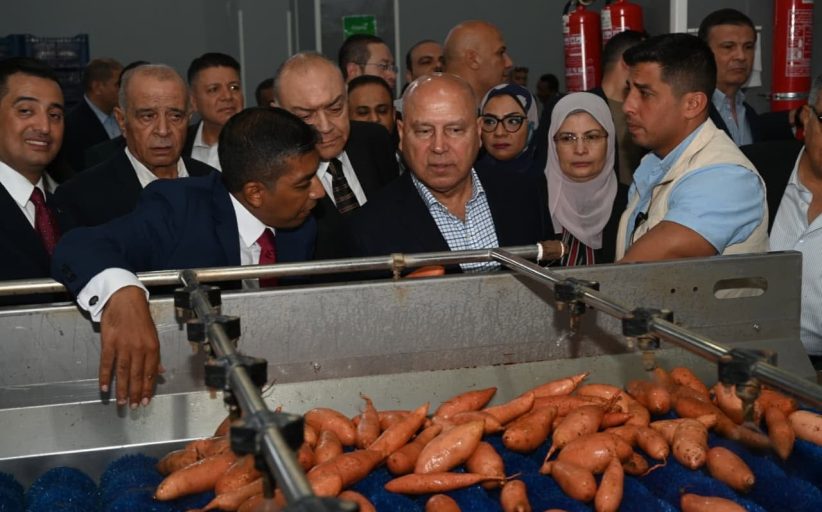 وزير الصناعة يفتتح مصنعاً لتصدير الحاصلات الزراعيةبالمنطقة الصناعية بجمصة