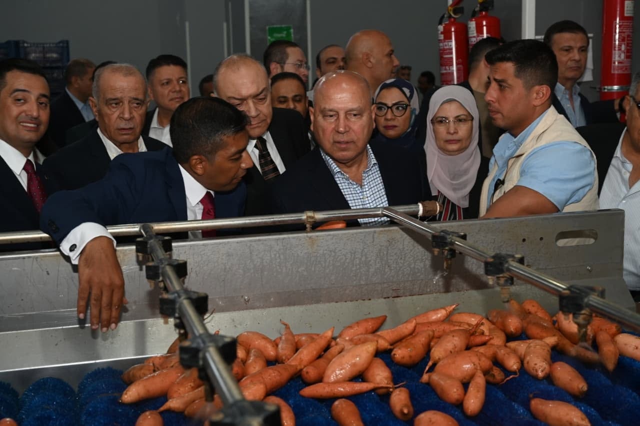 وزير الصناعة يفتتح مصنعاً لتصدير الحاصلات الزراعيةبالمنطقة الصناعية بجمصة