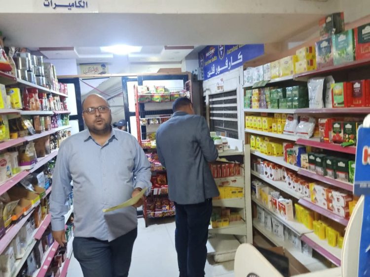 محافظ كفر الشيخ يشن حملات تموينية لمراقبة الأسواق والمخابز اليومية