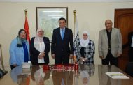 وزير الزراعة يلتقي باحثين 
