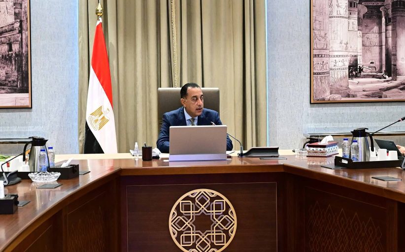 رئيس الوزراء يتابع  المشروعات الاستثمارية الجاري تنفيذها في محافظة بورسعيد
