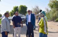 محافظ الأقصر يتابع مشروعات تطوير الطرق والبنية التحتية بمدينة أرمنت