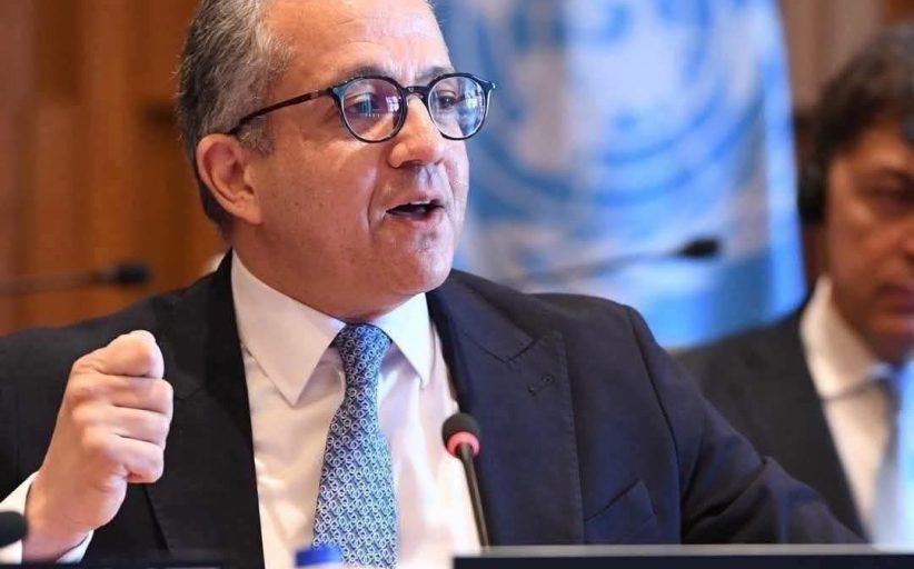 خالد العناني أول عربي يرأس 