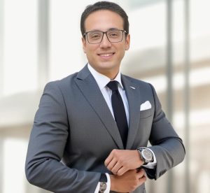 الدكتور محمود عبداللطيف 