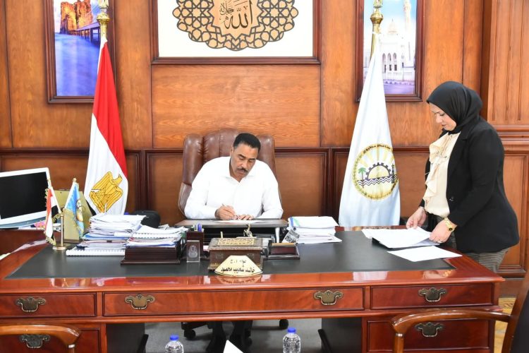 محافظ مطروح يعتمد تنسيق المرحلة الرابعة للقبول بالثانوي العام والخدمات
