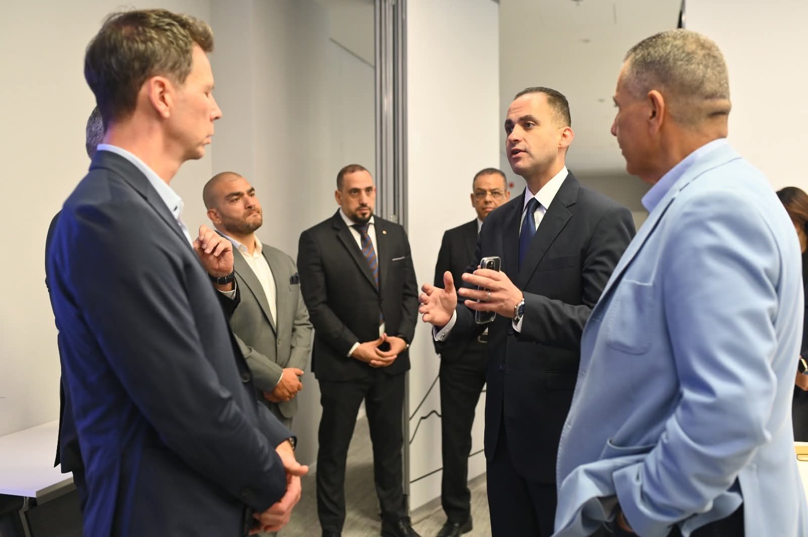 نائب وزير الصحة يلتقي ممثلي “إبسون” لبحث التعاون في التحول الرقمي