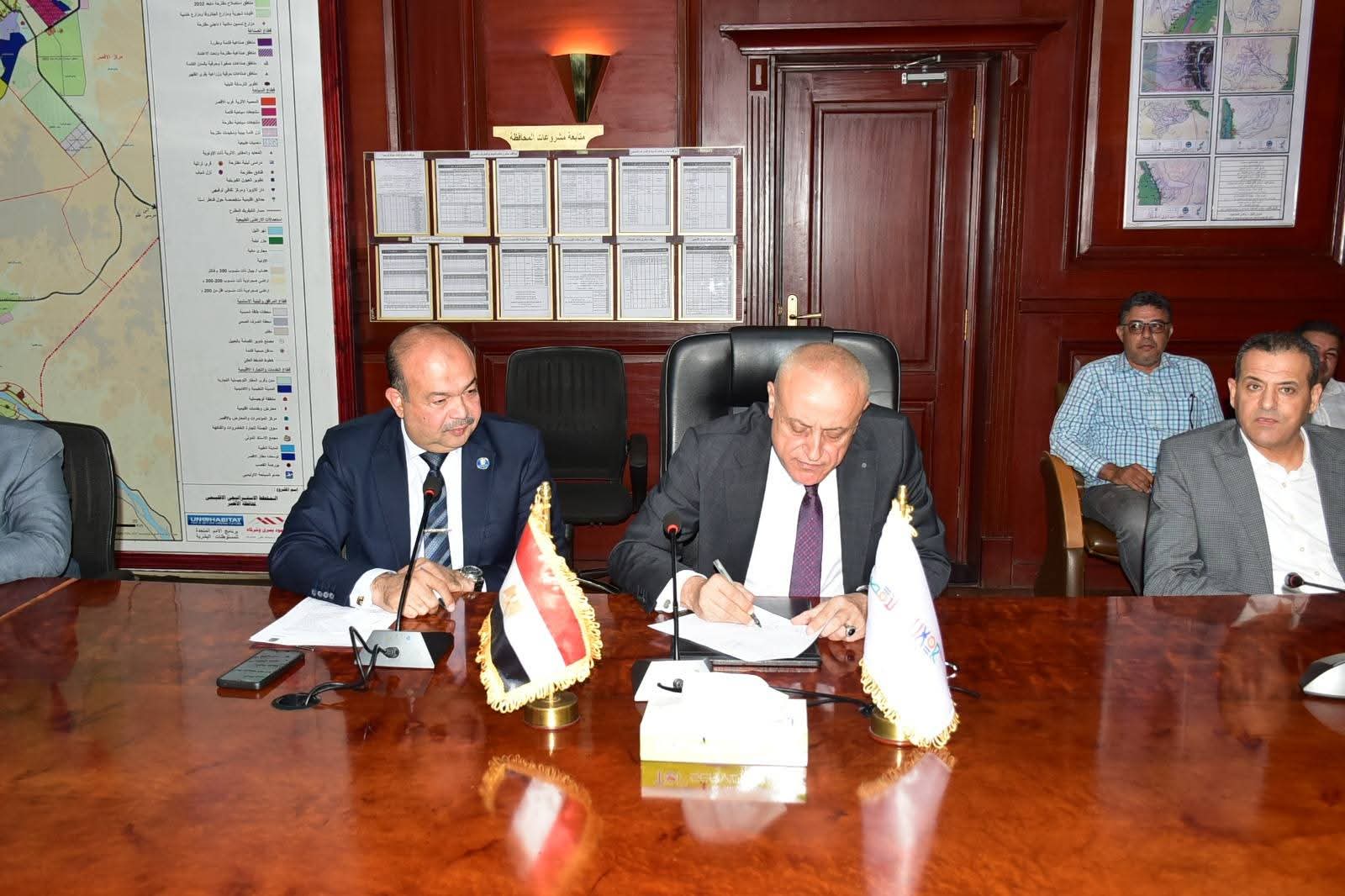 محافظ الأقصر يعتمد أعمال لجنة تقسيم المناطق المؤجرة ويعلن الانتهاء منها قبل الموعد المحدد