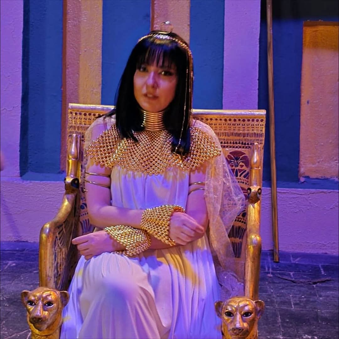 مي كساب تتألق بالزي الفرعوني وتثير الجدل بتعليقها: