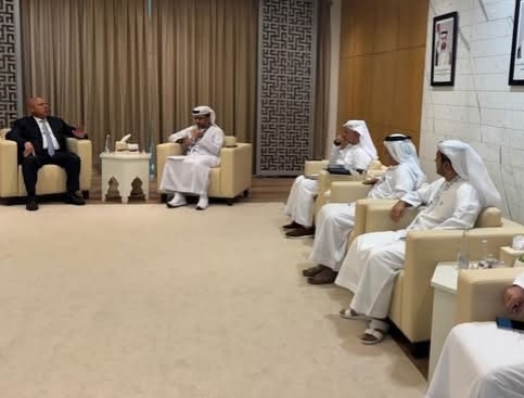 مباحثات بين وزارة النقل وموانئ أبوظبي حول مشروعات الموانئ المصرية
