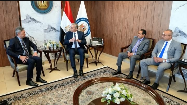 وزير البترول يبحث مع نائب رئيس 