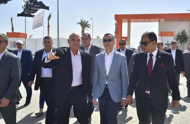 وزير الاستثمار يتفقد المركز اللوجستي الجمركي المطور لقناة السويس